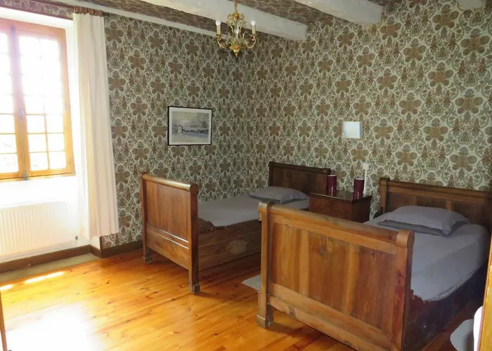 Le Presbytere De Montaigut Dom wakacyjny *