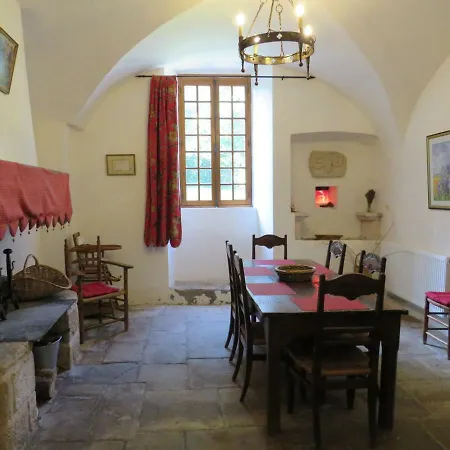 Сasa de vacaciones Le Presbytere De Montaigut