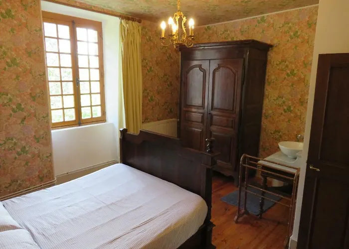 Le Presbytere De Montaigut *